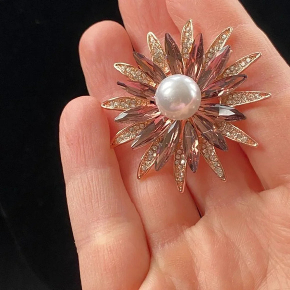 Starburst Sparkly Floral Snowflake Brooch with Faux Pearl and Burgundy Navettes - Picture 2 of 10